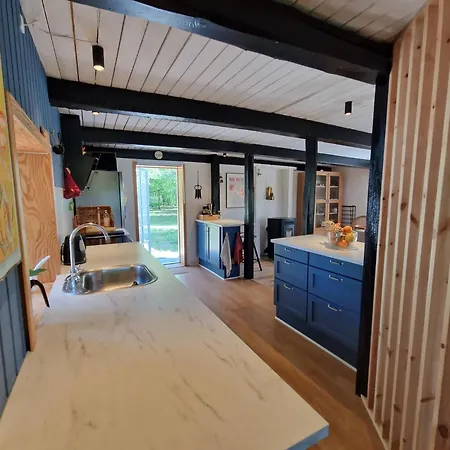 Semesterbostad Family-friendly Coastal *